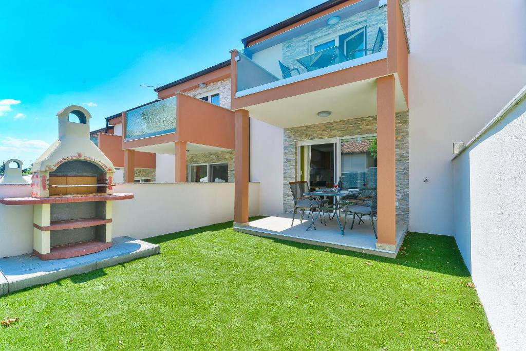 Cascada villas with private jacuzzi and private parking photo 1