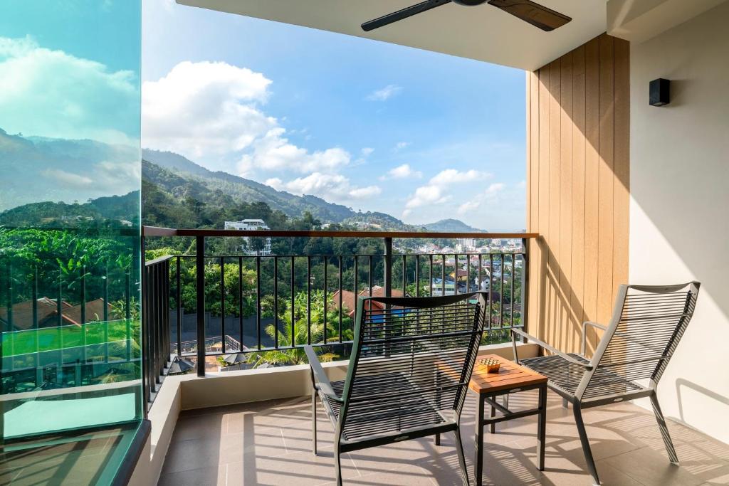Сьюит (Люкс с видом на горы), SKYVIEW Resort Phuket Patong Beach