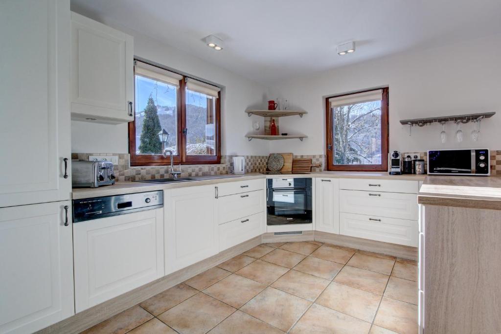 Montriond & Morzine, 4 bedroom ground floor apartment photo 4