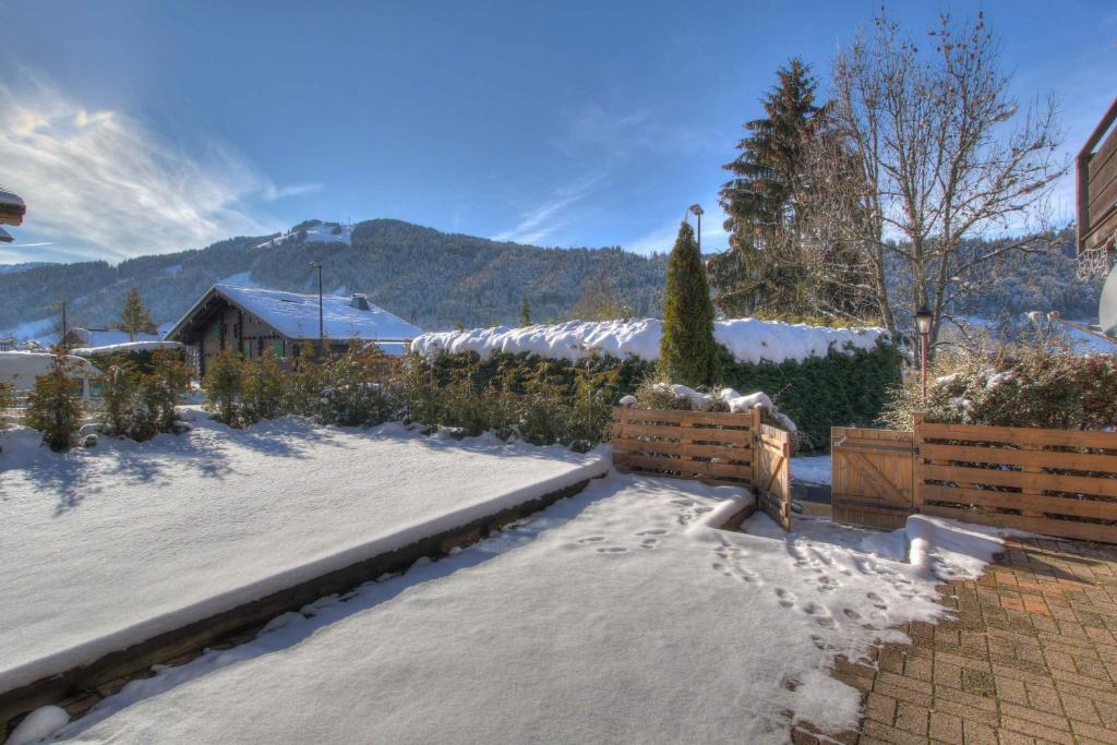 Montriond & Morzine, 4 bedroom ground floor apartment photo 1