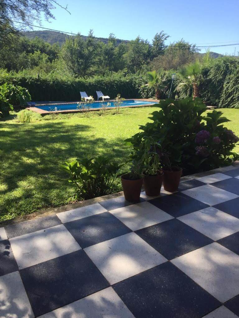 CASA CON HERMOSA VISTA CON PILETA Y PARQUE PRIVADOS photo 3