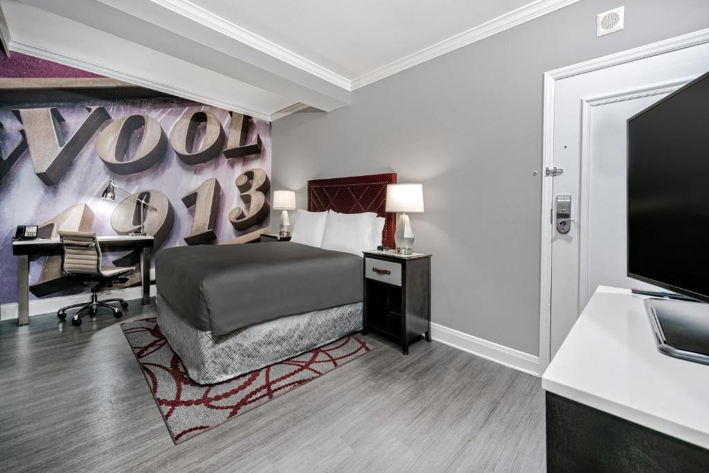 Hotel Indigo Dallas Downtown, an IHG Hotel photo 2