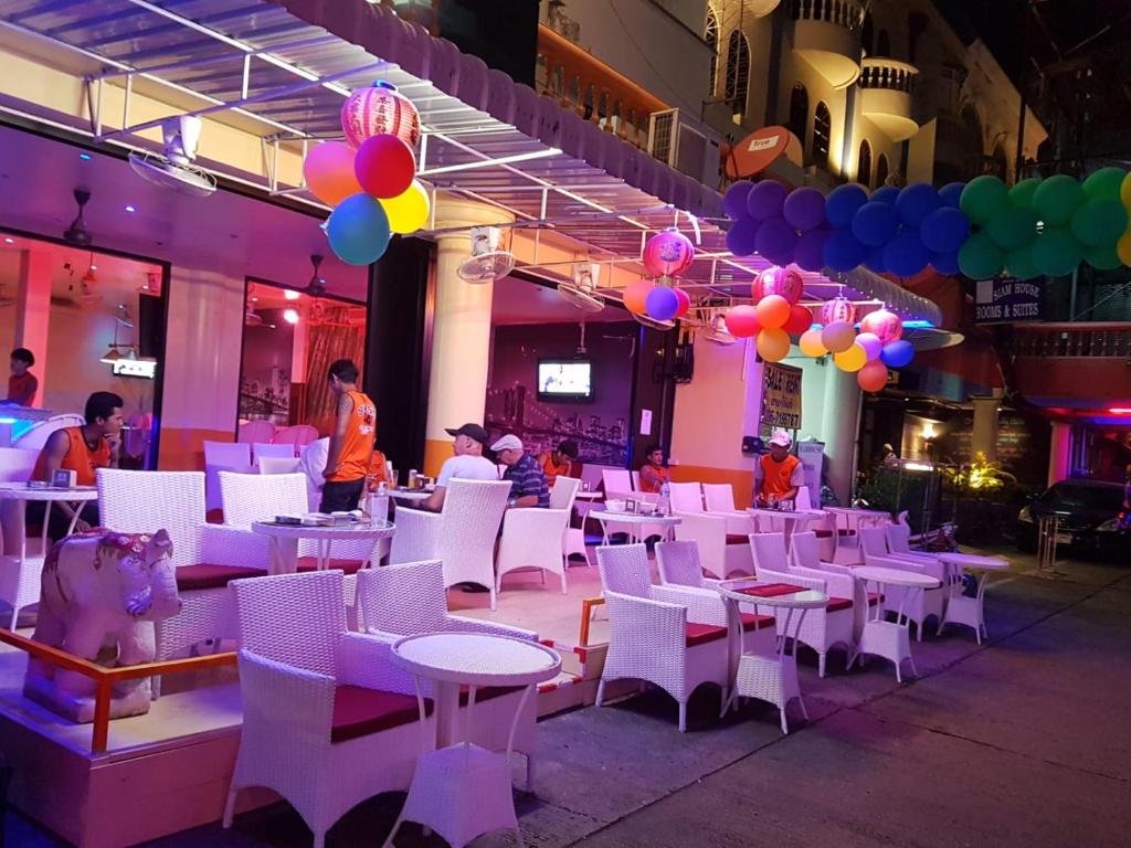Двухместный (Стандартный номер с кроватью размера «king-size»), Elephant Plaza Pattaya