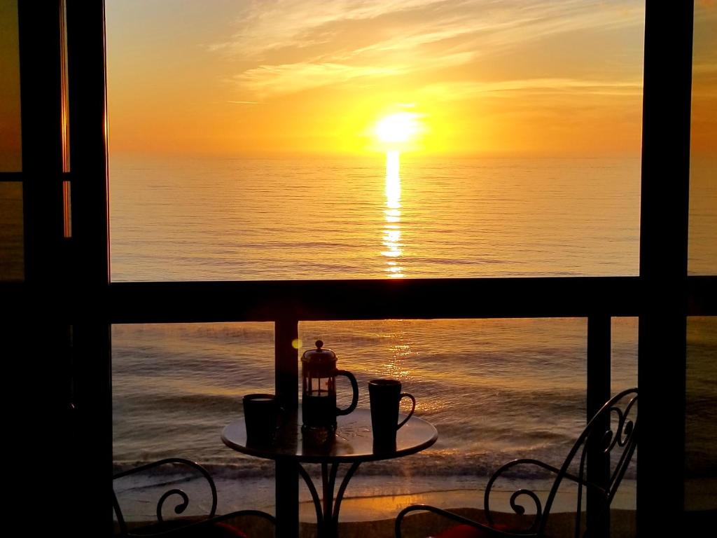 Romantic Beach Inscape -Best Ocean View and Heated Pool photo 1