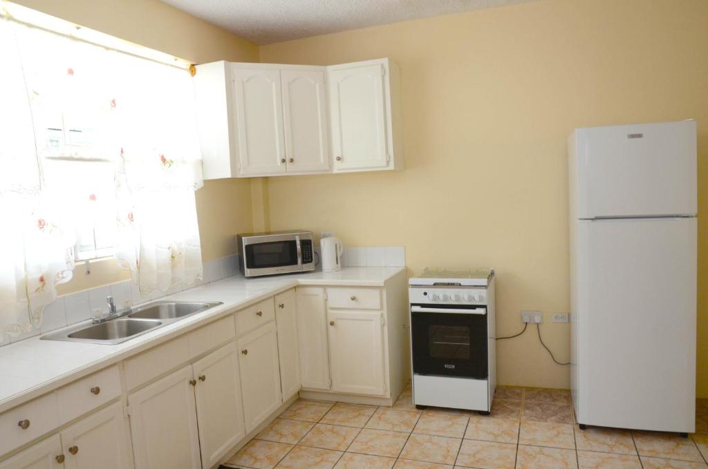 Bascombe Apartments photo 1