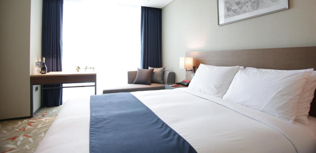 ASTI Hotel Busan Station photo 1