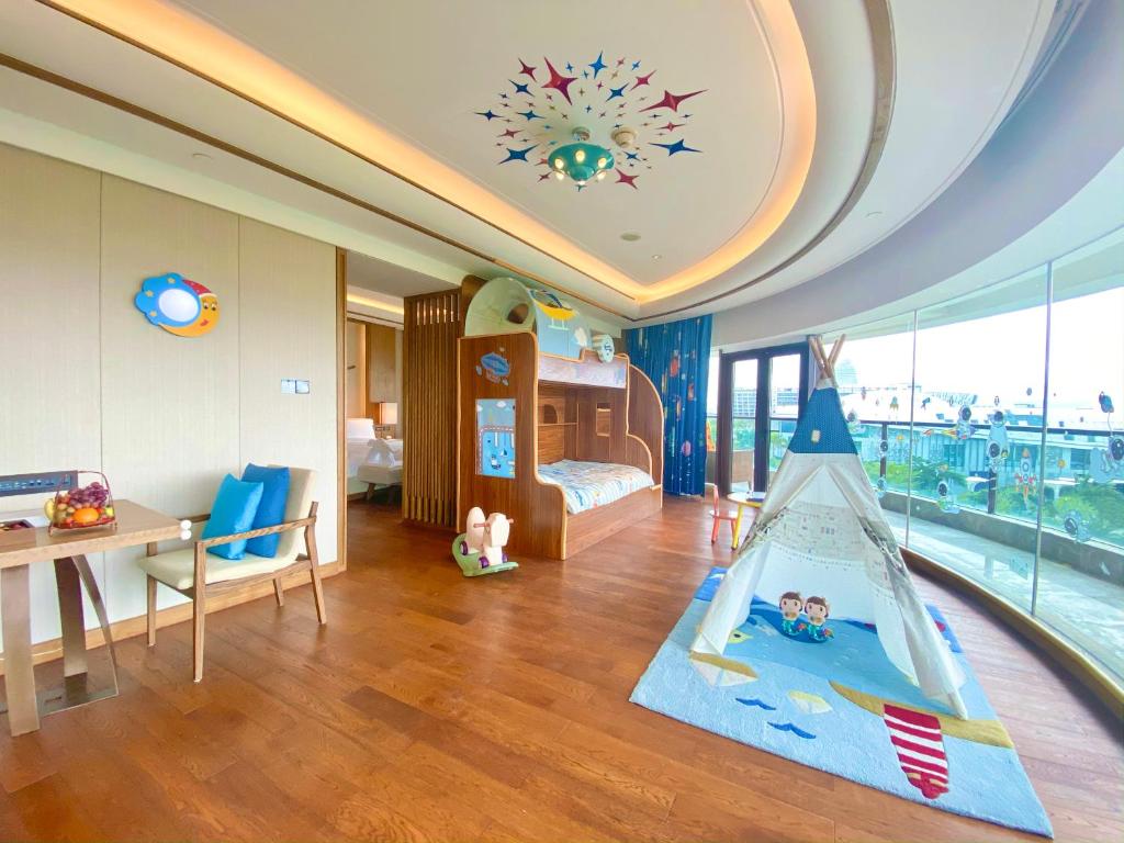 Сьюит (1 King 1 Bunk Bed Junior STE Kids Theme), InterContinental Sanya Haitang Bay Resort