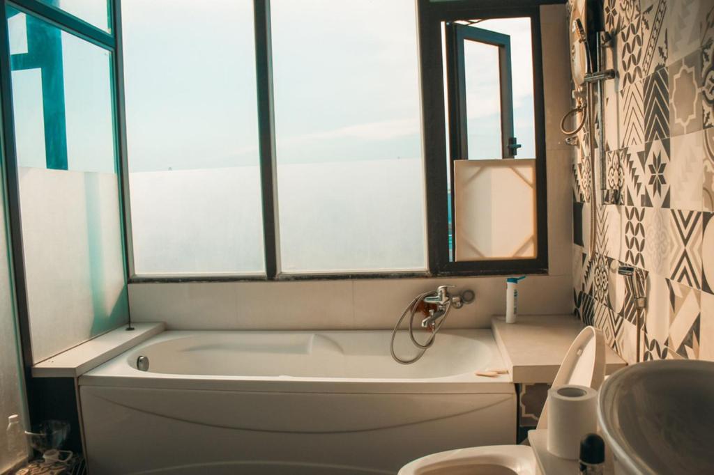 Сьюит (Люкс с террасой), Carmen Apartment Da Nang