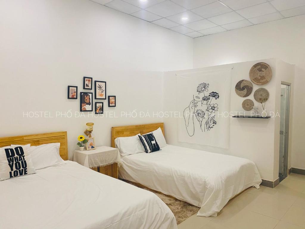 Четырехместный (Номер Делюкс с 2 кроватями размера «queen-size»), Phố Đá Hotel