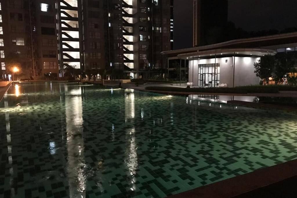 B17-15-Amazing Lake view studio unit, Hyve,Cyberjaya, Free WiFi, Free Parking, Netflix, Pool, 3044 photo 4