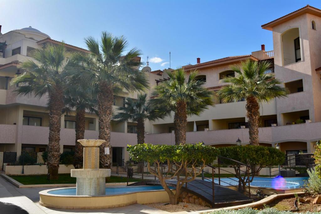 Queens Gardens - Kato Paphos - next to Kings Ave Mall --- by Yiota photo 2