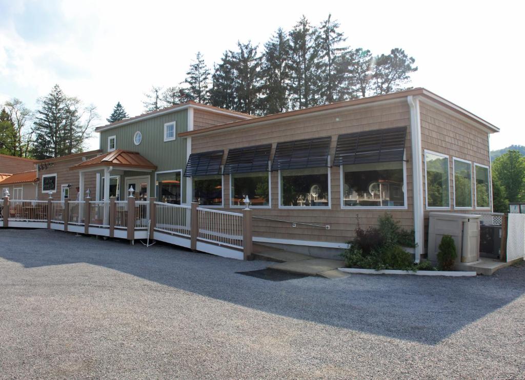 Lake Front Hotel image