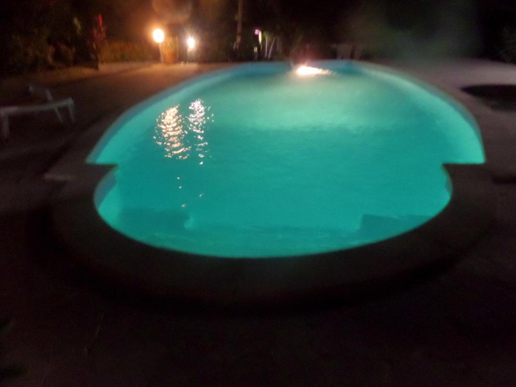 Studio avec piscine partagee jardin clos et wifi a Petit Canal a 5 km de la plage photo 1
