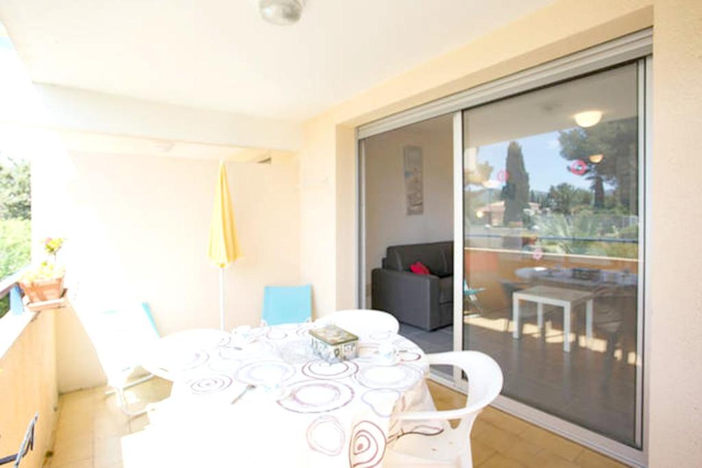Studio a Bormes les Mimosas a 400 m de la plage avec jardin clos et wifi photo 2