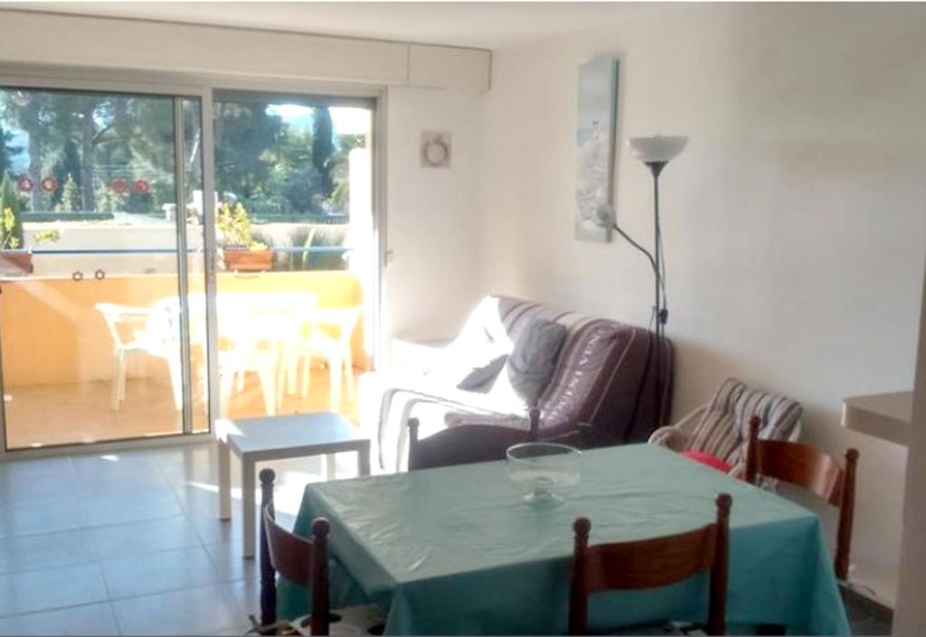 Studio a Bormes les Mimosas a 400 m de la plage avec jardin clos et wifi photo 3