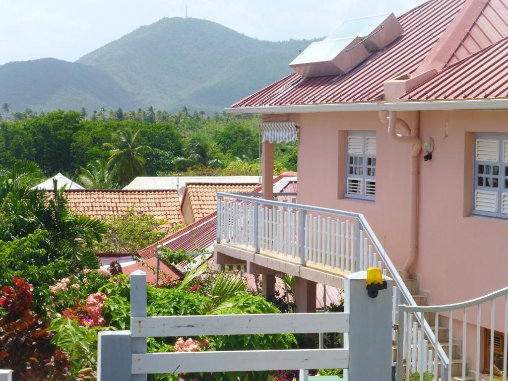 Appartement d'une chambre a Sainte Anne a 400 m de la plage avec jardin clos et wifi photo 1