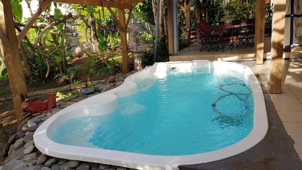 Appartement d'une chambre avec piscine partagee jardin clos et wifi a Le lamentin a 9 km de la plage photo 2