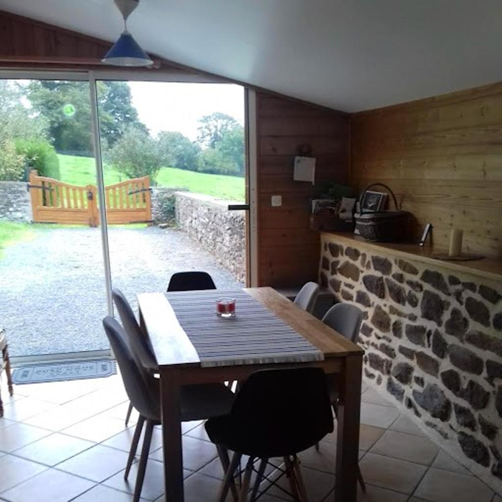 Maison de 2 chambres avec jardin clos et wifi a Gavray photo 1