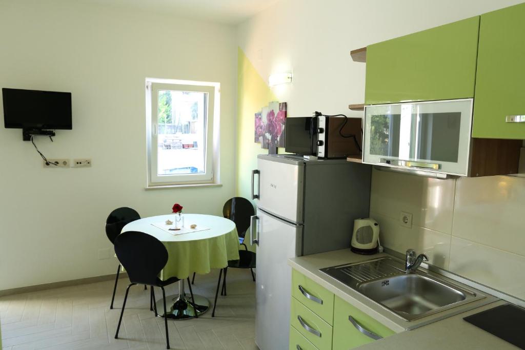Sunrise Apartments 2 photo 4