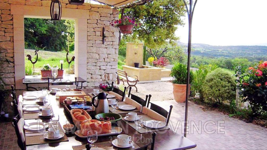 Villa de 5 chambres avec piscine privee terrasse amenagee et wifi a Murs photo 1