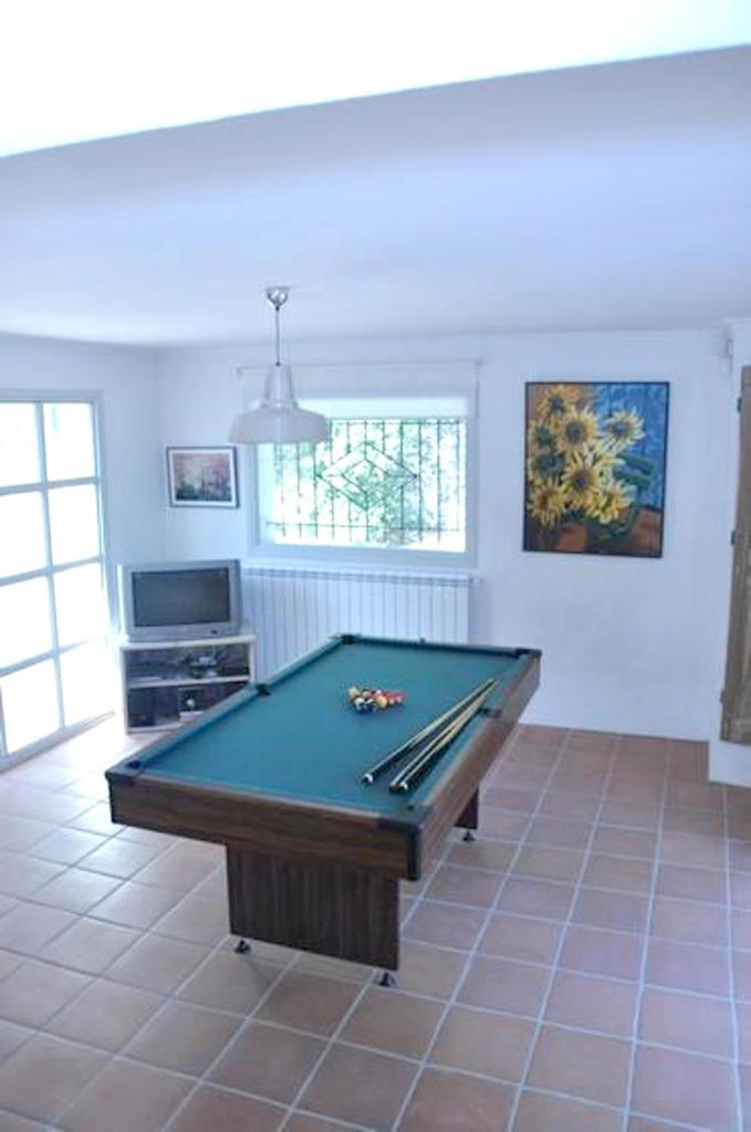 Maison de 3 chambres avec piscine partagee terrasse amenagee et wifi a Cotignac photo 2