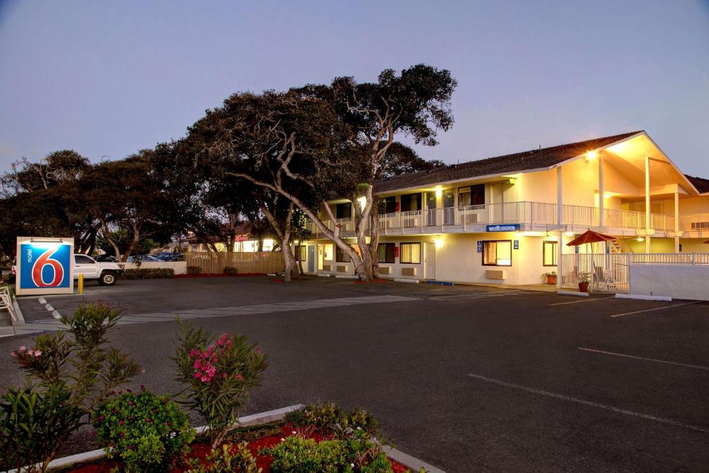 Motel 6-Monterey, CA photo 1