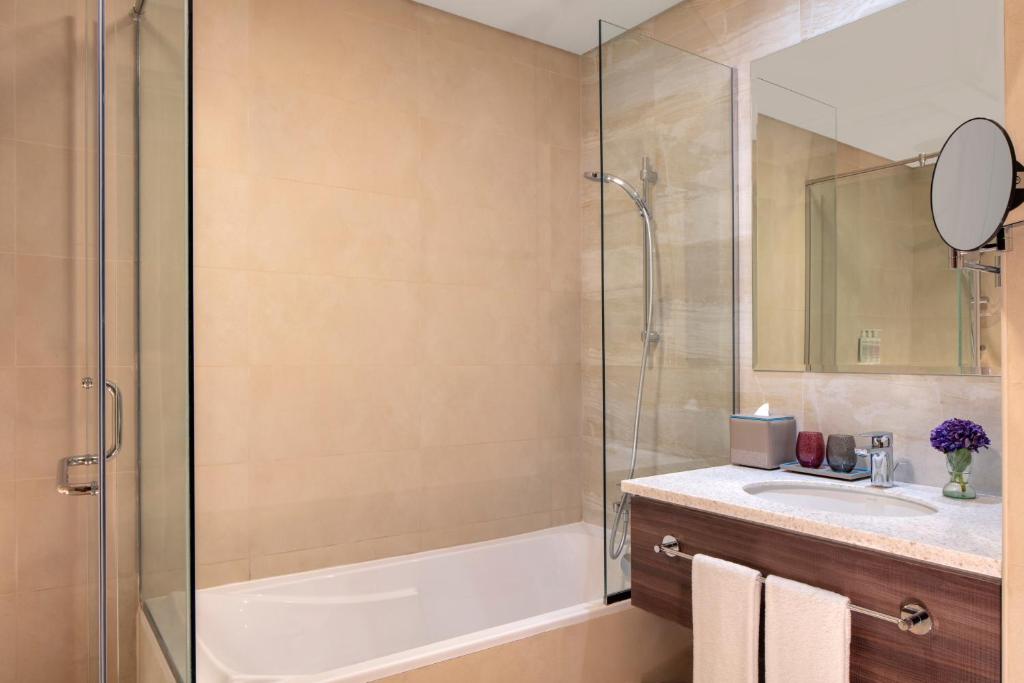 Апартаменты (Улучшенные апартаменты с 2 спальнями), Апарт-отель Avani Palm View Dubai Hotel & Suites