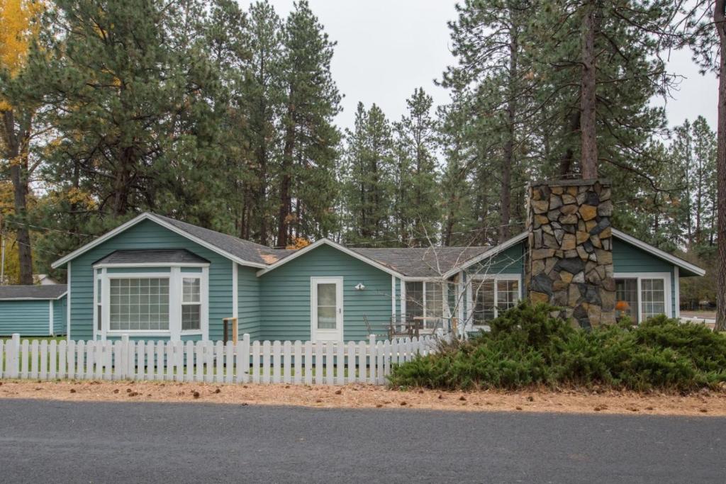 Pine Street Cottage image
