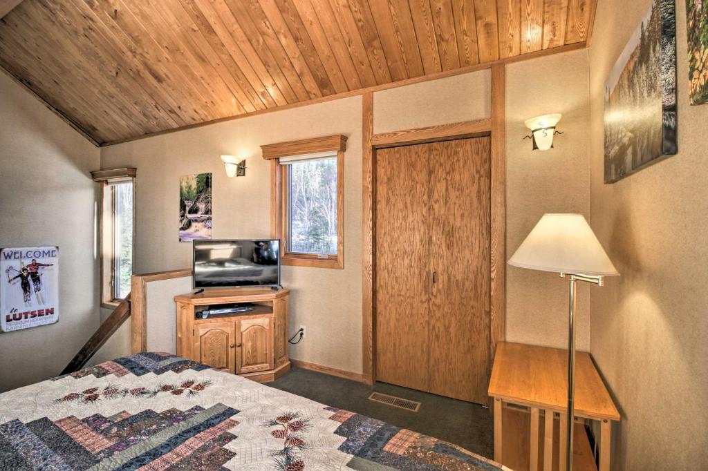 Lutsen Mountain Townhome - 2 Mi to Lake Superior! photo 4