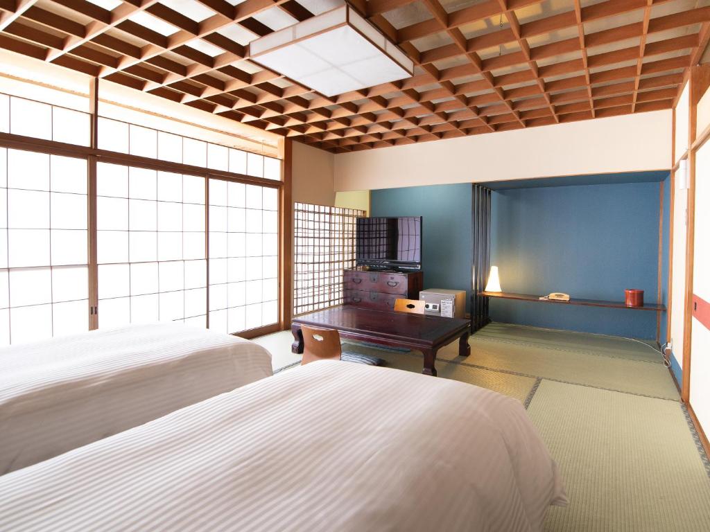 HOTEL SHIRAHAMAKAN photo 3