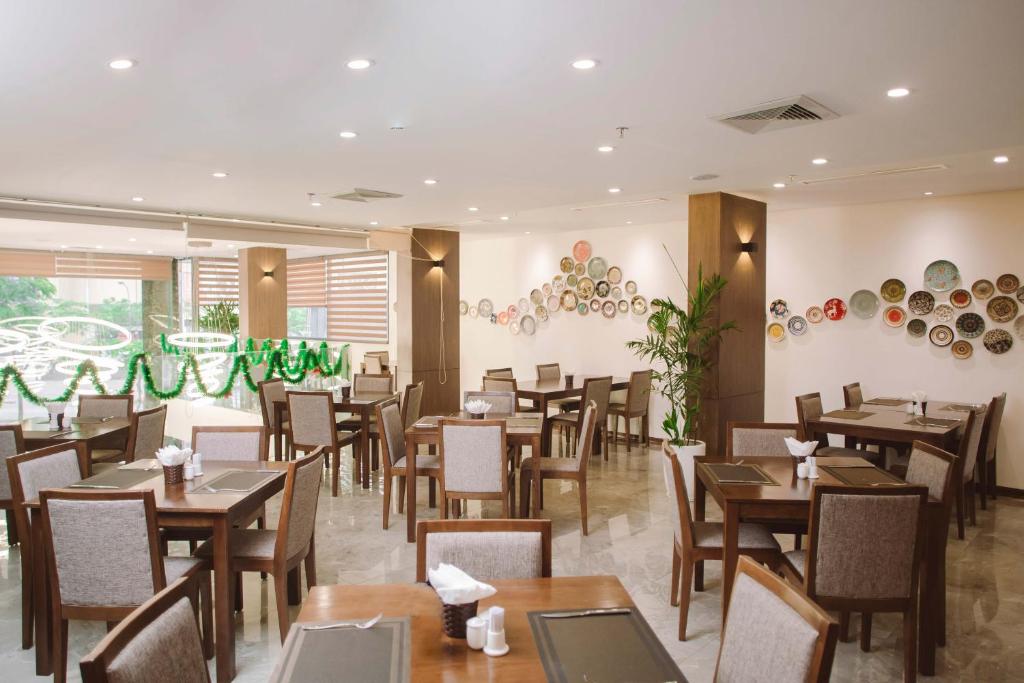 Reyna Hotel Hanoi