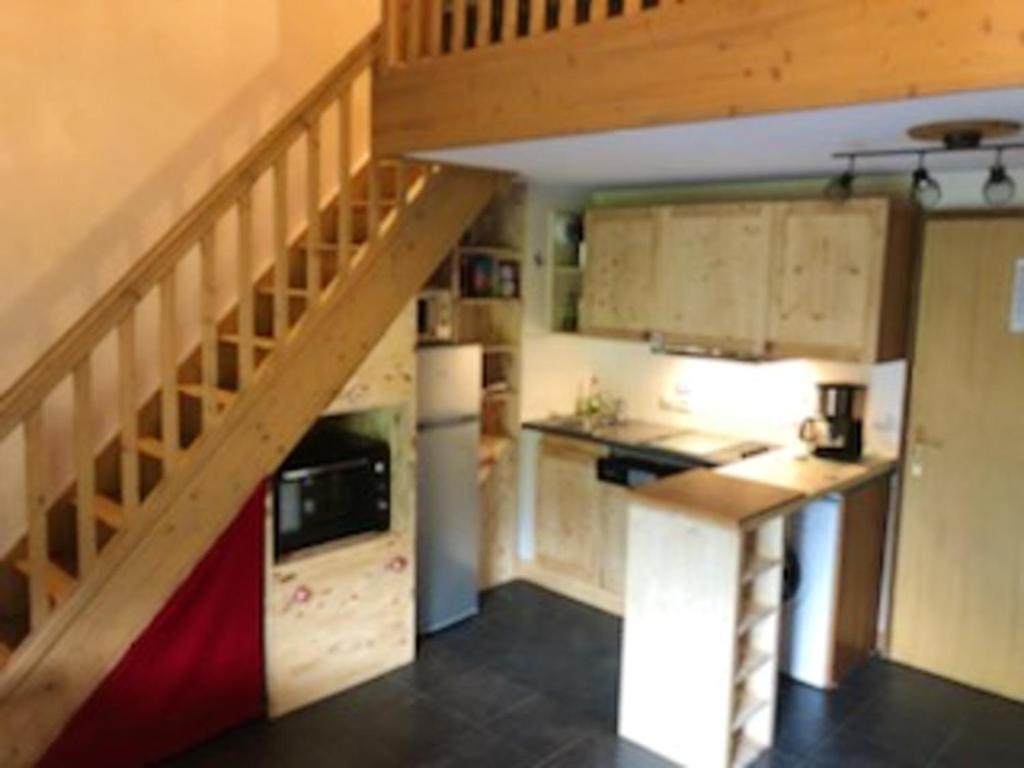 Appartement de 3 chambres a St Gervais les Bains a 400 m des pistes avec piscine partagee et balcon amenage photo 3
