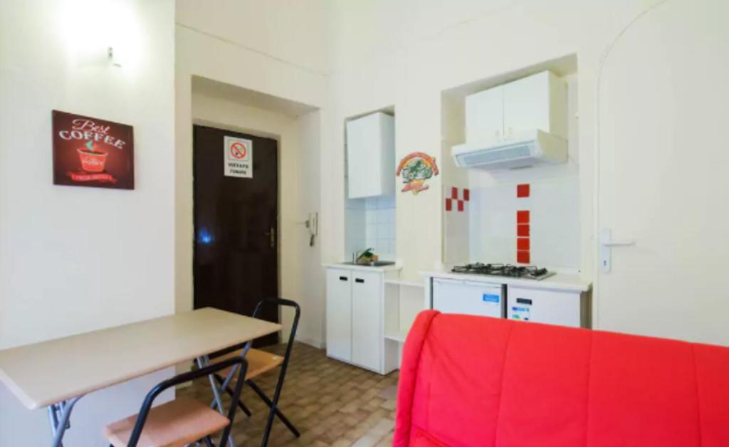 One bedroom appartement with city view balcony and wifi at Asti photo 1