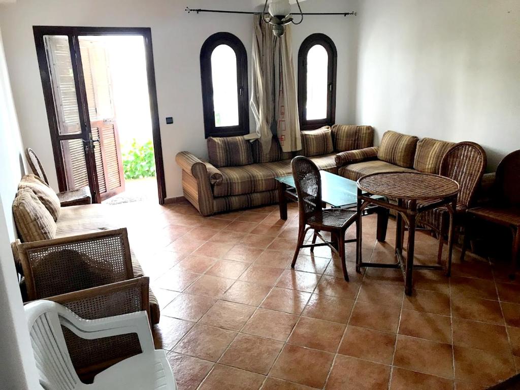 2 bedrooms appartement at Cabo negro 150 m away from the beach with shared pool and furnished terrace photo 2