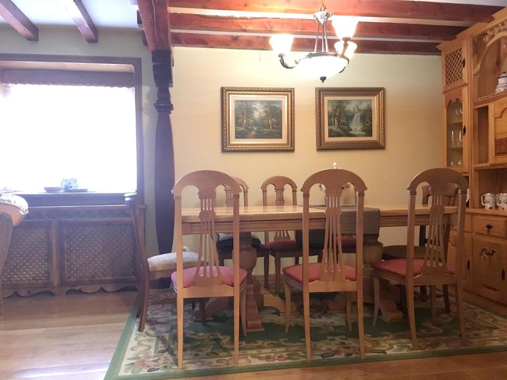 4 bedrooms house with enclosed garden and wifi at Navarredonda de Gredos photo 2