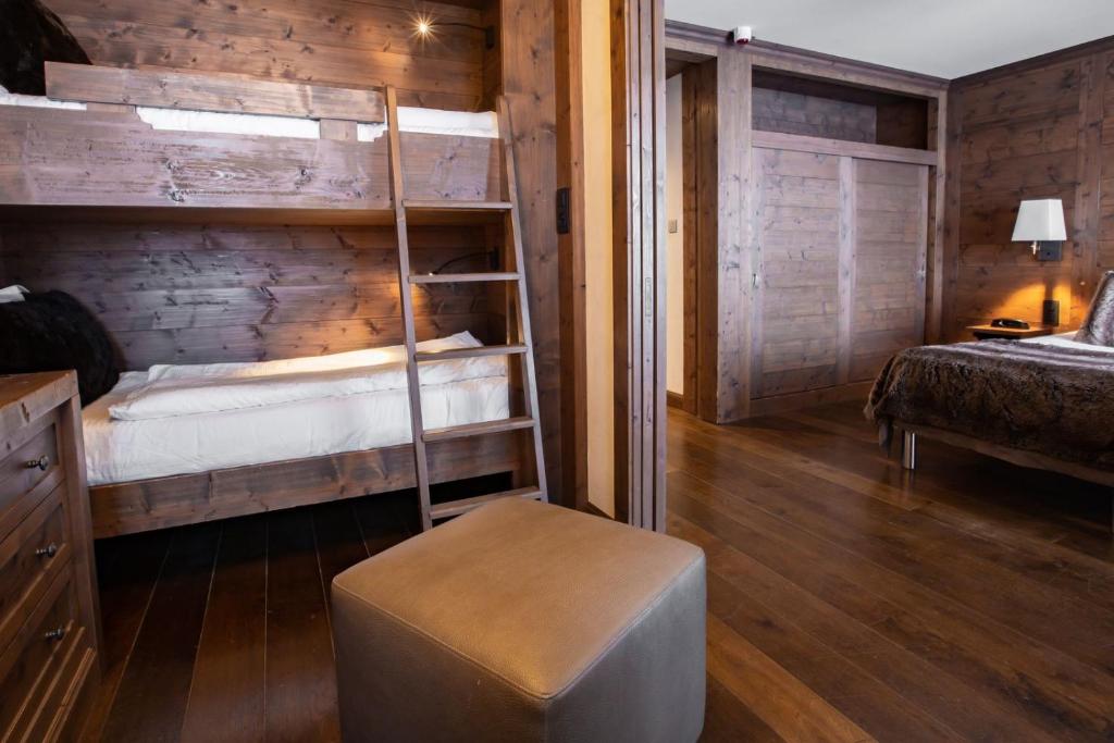 Hôtel Champs Fleuris Morzine - Tap to explore photos