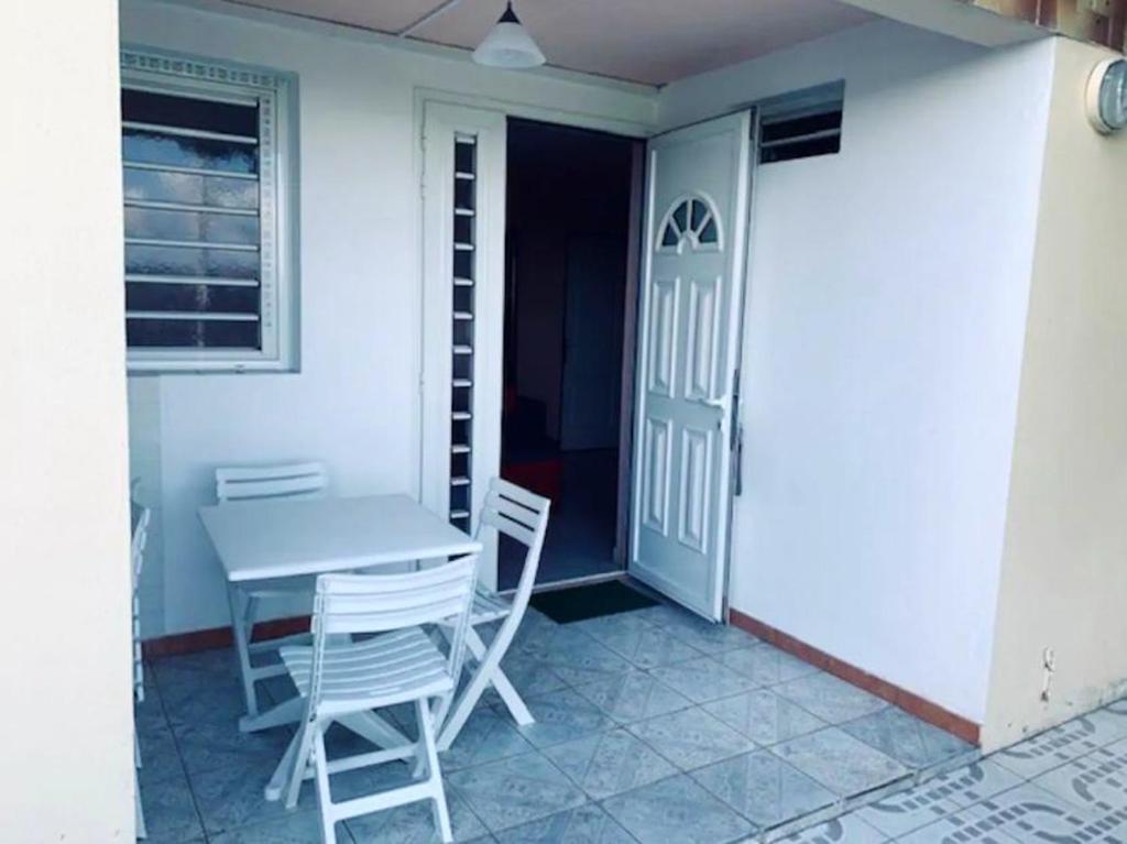 Appartement de 2 chambres avec jardin clos et wifi a Ducos photo 3