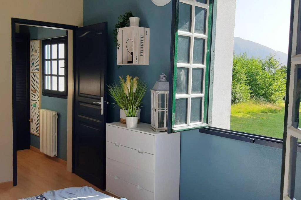 Chalet de 2 chambres avec jacuzzi et wifi a Arrens Marsous photo 3