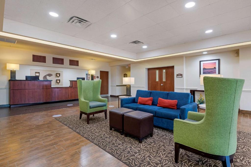 Comfort Inn & Suites Airport photo 4