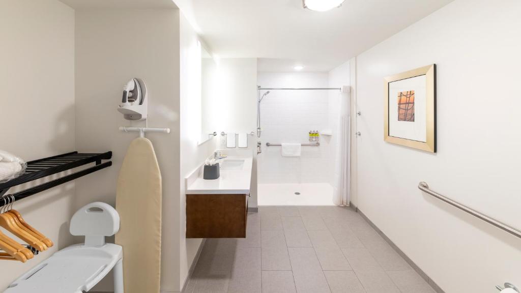 Staybridge Suites - Naples - Marco Island, an IHG Hotel photo 4