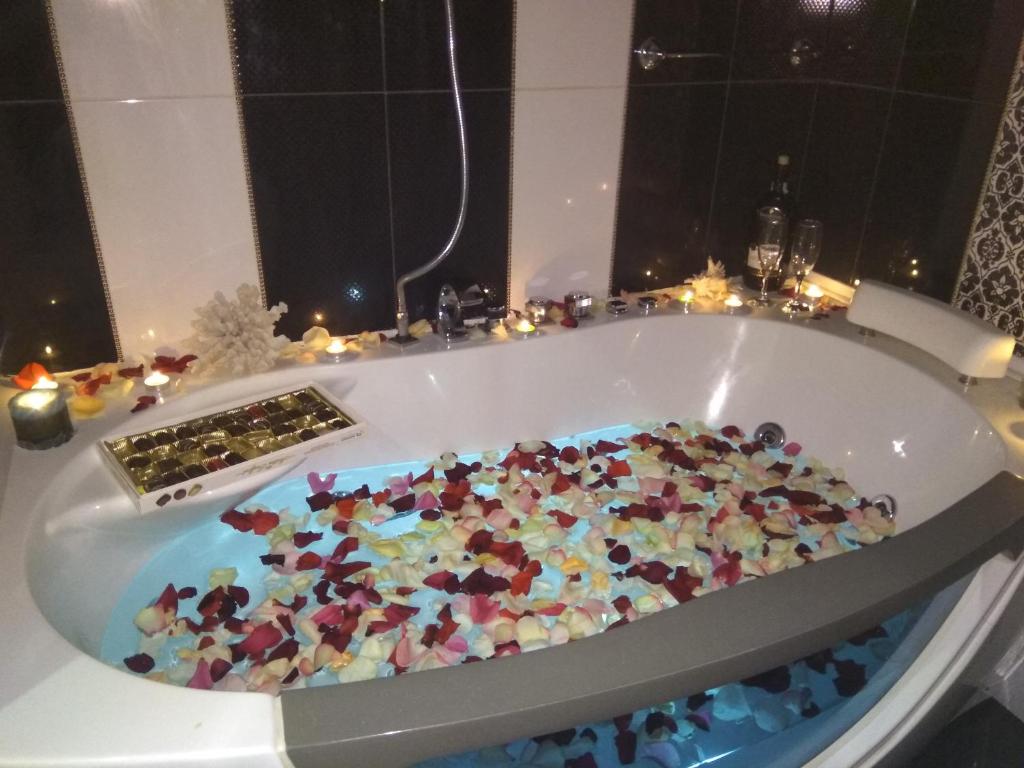 Home in Center with jacuzzi photo 1