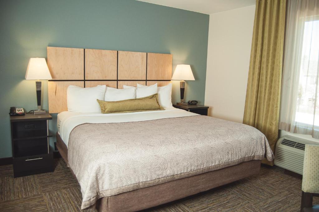 Candlewood Suites Fort Collins, an IHG Hotel photo 1