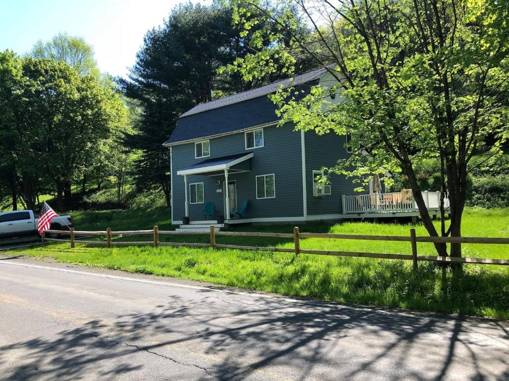 1st Class Rentals Cooperstown New 3 Bedroom House image