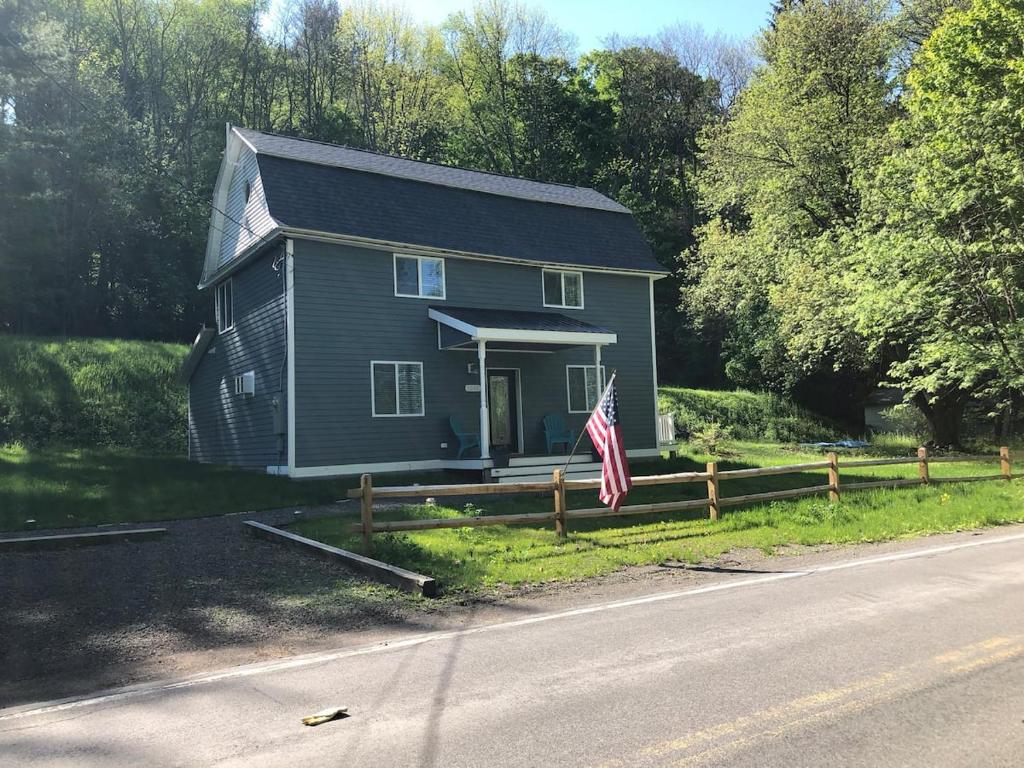1st Class Rentals Cooperstown New 3 Bedroom House photo 3