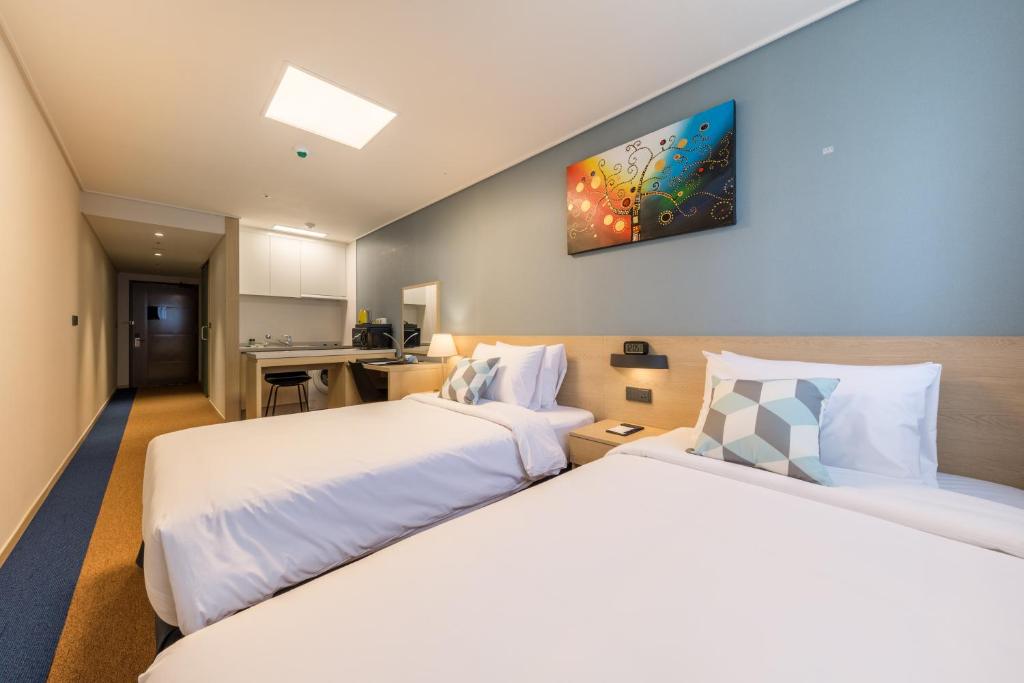 Days Hotel & Suites by Wyndham Incheon Airport photo 3