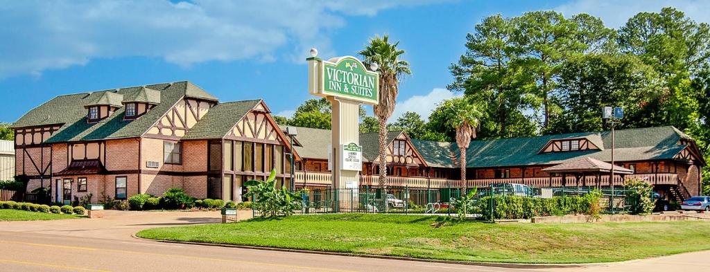 Victorian Inn & Suites photo 1