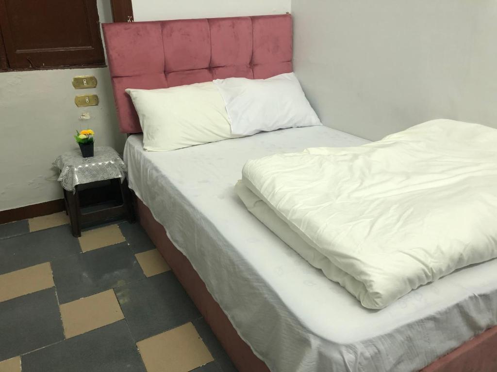 Одноместный (Бюджетный одноместный номер), Pyramids guest house hotel