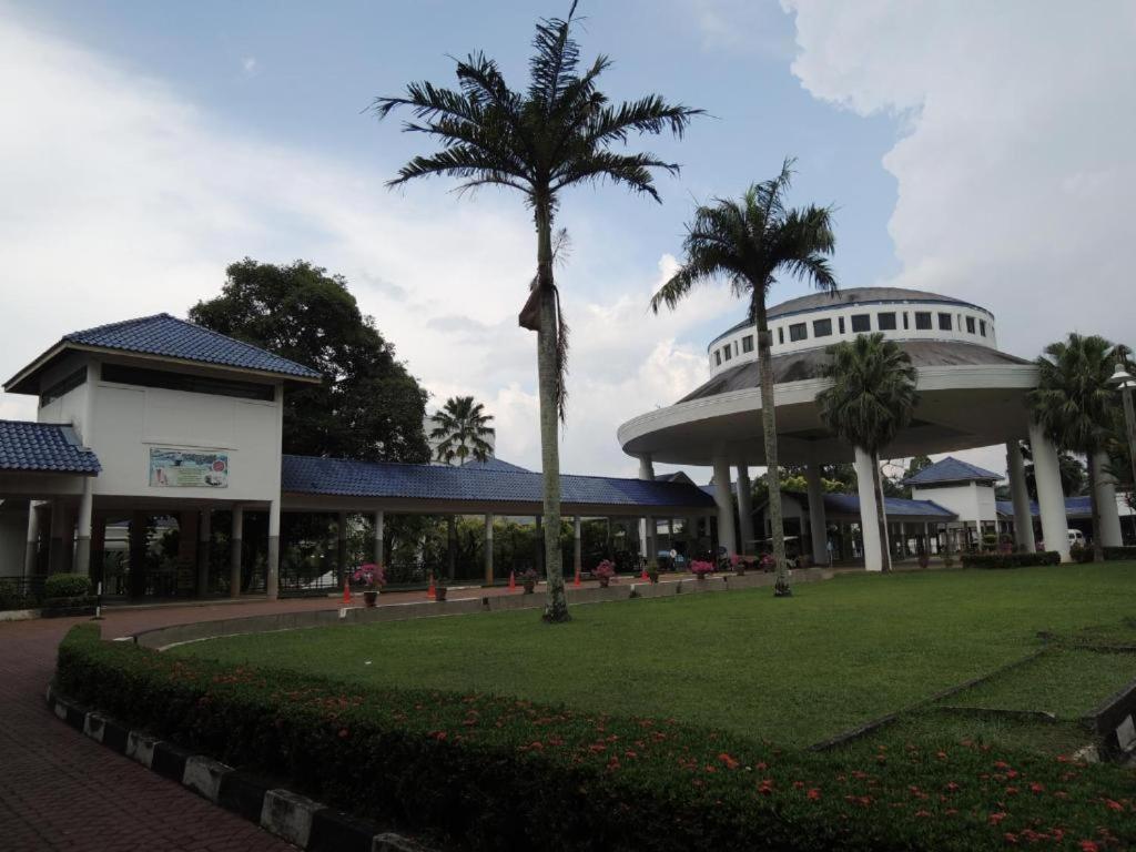 Bukit Beruntung Resort photo 1