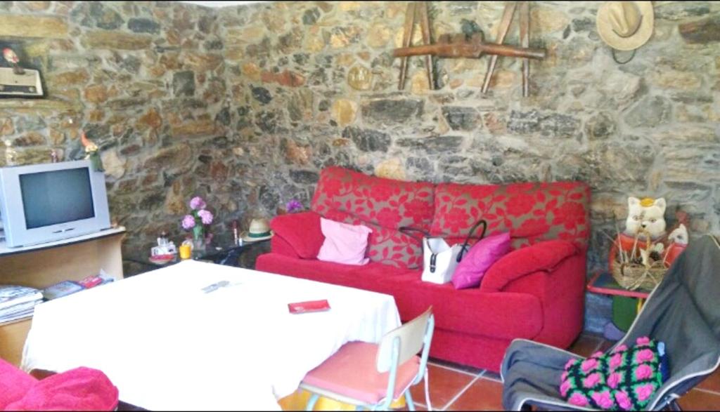 4 bedrooms house with furnished garden at Baralla photo 1