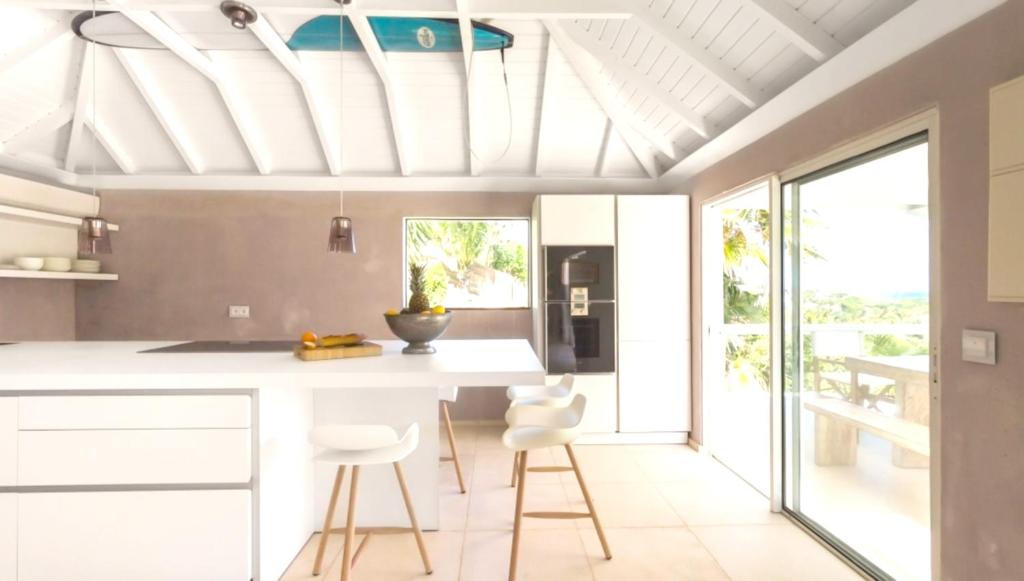 4 bedrooms villa at Gustavia 500 m away from the beach with sea view private pool and enclosed garden photo 2